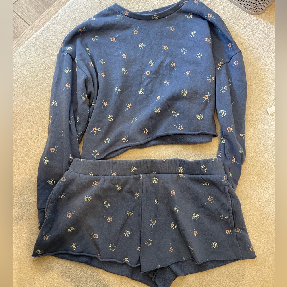 Two piece lounge set